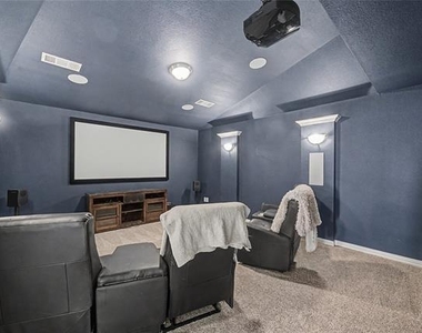 605 Fenceline Drive - Photo Thumbnail 21