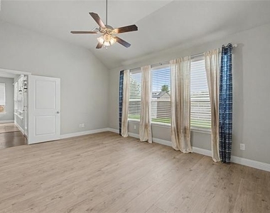 605 Fenceline Drive - Photo Thumbnail 9