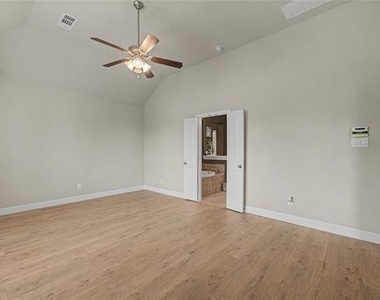 605 Fenceline Drive - Photo Thumbnail 11