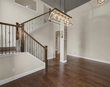 605 Fenceline Drive - Photo Thumbnail 4