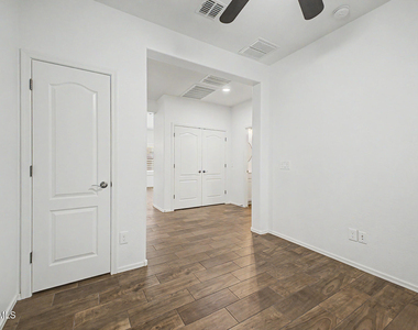 2694 E Runaway Bay Place - Photo Thumbnail 24