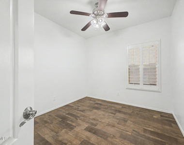 2694 E Runaway Bay Place - Photo Thumbnail 25