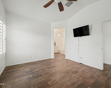 2694 E Runaway Bay Place - Photo Thumbnail 18