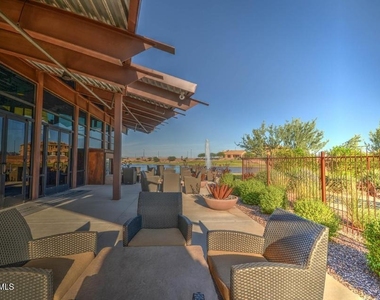 2694 E Runaway Bay Place - Photo Thumbnail 40