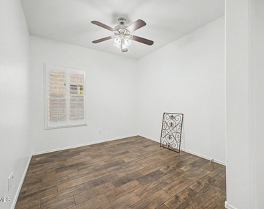 2694 E Runaway Bay Place - Photo Thumbnail 23
