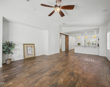 2694 E Runaway Bay Place - Photo Thumbnail 8