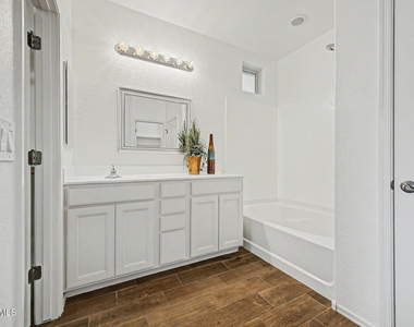2694 E Runaway Bay Place - Photo Thumbnail 19