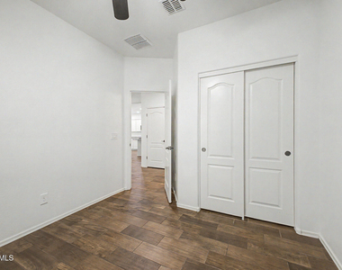 2694 E Runaway Bay Place - Photo Thumbnail 26