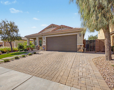 2694 E Runaway Bay Place - Photo Thumbnail 5