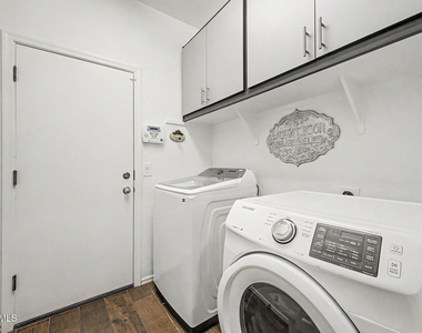 2694 E Runaway Bay Place - Photo Thumbnail 28