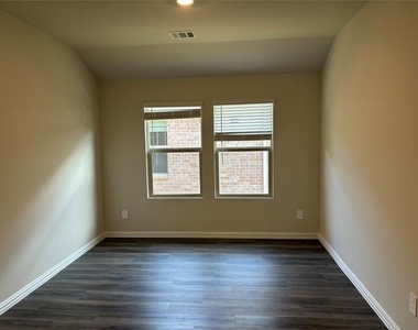 3814 Meredith Drive - Photo Thumbnail 3