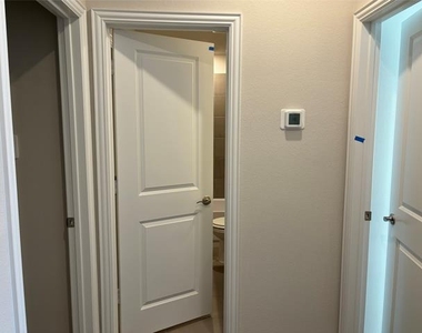 3814 Meredith Drive - Photo Thumbnail 14