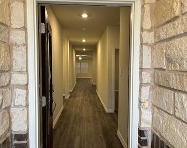 3814 Meredith Drive - Photo Thumbnail 5