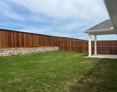 3814 Meredith Drive - Photo Thumbnail 8