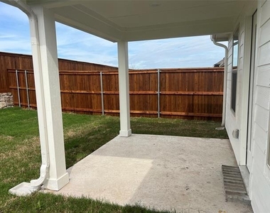 3814 Meredith Drive - Photo Thumbnail 2