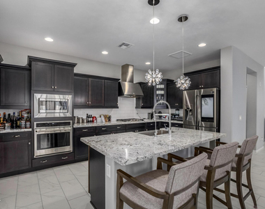 26705 N 99th Drive - Photo Thumbnail 8