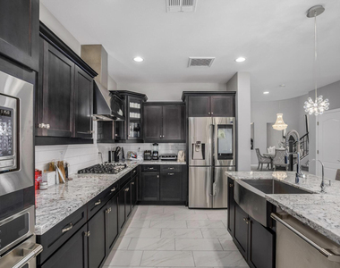 26705 N 99th Drive - Photo Thumbnail 9