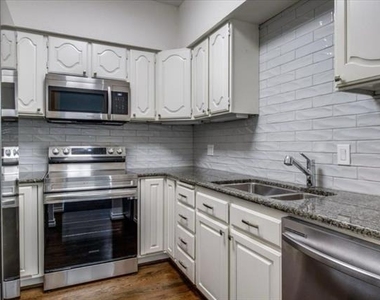 3208 Cole Avenue - Photo Thumbnail 9
