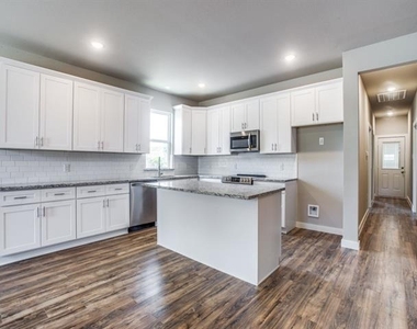 3306 Cedar Street - Photo Thumbnail 3