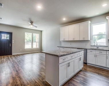3306 Cedar Street - Photo Thumbnail 1