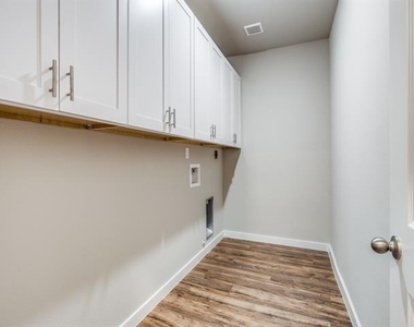 3306 Cedar Street - Photo Thumbnail 10