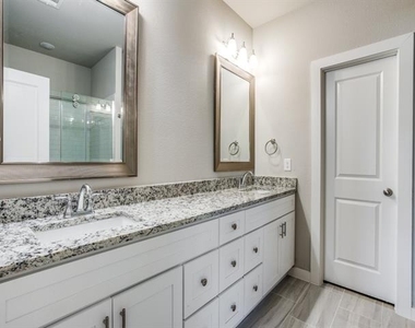3306 Cedar Street - Photo Thumbnail 8