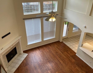 2616 Quail Hollow Drive - Photo Thumbnail 7