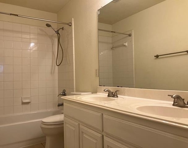 2616 Quail Hollow Drive - Photo Thumbnail 21
