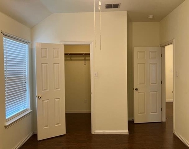 2616 Quail Hollow Drive - Photo Thumbnail 23