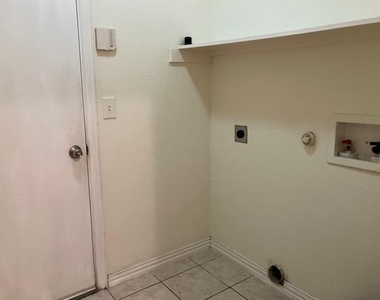 2616 Quail Hollow Drive - Photo Thumbnail 26