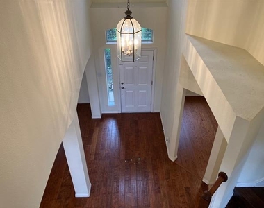 2616 Quail Hollow Drive - Photo Thumbnail 8