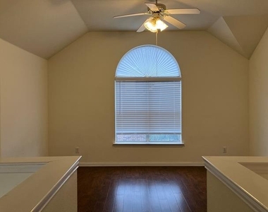 2616 Quail Hollow Drive - Photo Thumbnail 18