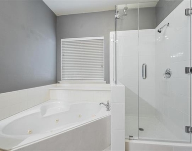 413 Creekside Drive - Photo Thumbnail 10