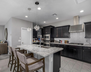26705 N 99th Drive - Photo Thumbnail 10