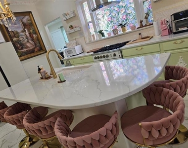 401 E Chestnut Street - Photo Thumbnail 2
