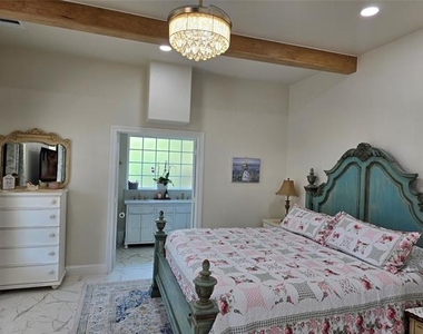 401 E Chestnut Street - Photo Thumbnail 6