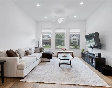 6435 Baritone Court - Photo Thumbnail 3