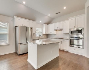 1560 Seminole Drive - Photo Thumbnail 9