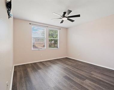 5405 Mountain Pointe Drive - Photo Thumbnail 10
