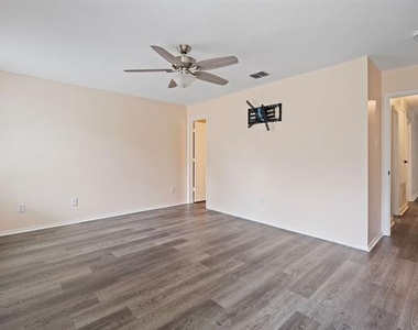 5405 Mountain Pointe Drive - Photo Thumbnail 15