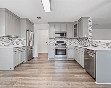 5405 Mountain Pointe Drive - Photo Thumbnail 5