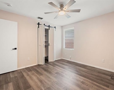 5405 Mountain Pointe Drive - Photo Thumbnail 17