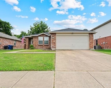 5405 Mountain Pointe Drive - Photo Thumbnail 2