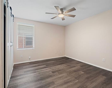 5405 Mountain Pointe Drive - Photo Thumbnail 12