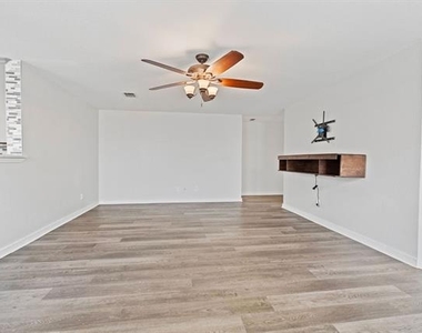 5405 Mountain Pointe Drive - Photo Thumbnail 21