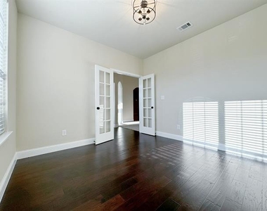 4106 Whitetail Lane - Photo Thumbnail 1