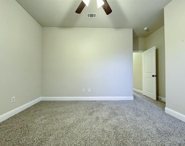 4106 Whitetail Lane - Photo Thumbnail 19