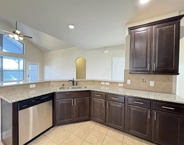 4106 Whitetail Lane - Photo Thumbnail 7