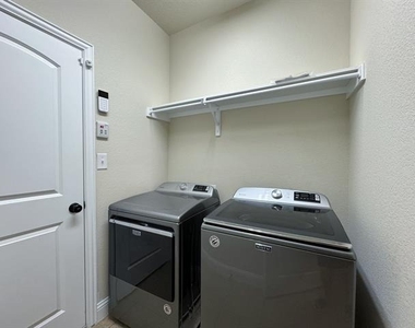 4106 Whitetail Lane - Photo Thumbnail 9