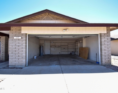 6525 W Mercer Lane - Photo Thumbnail 18
